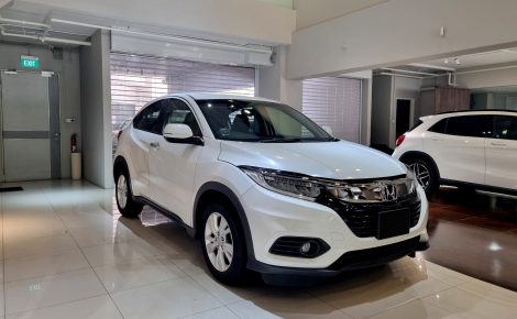 honda-vezel-x-exterior-side-front